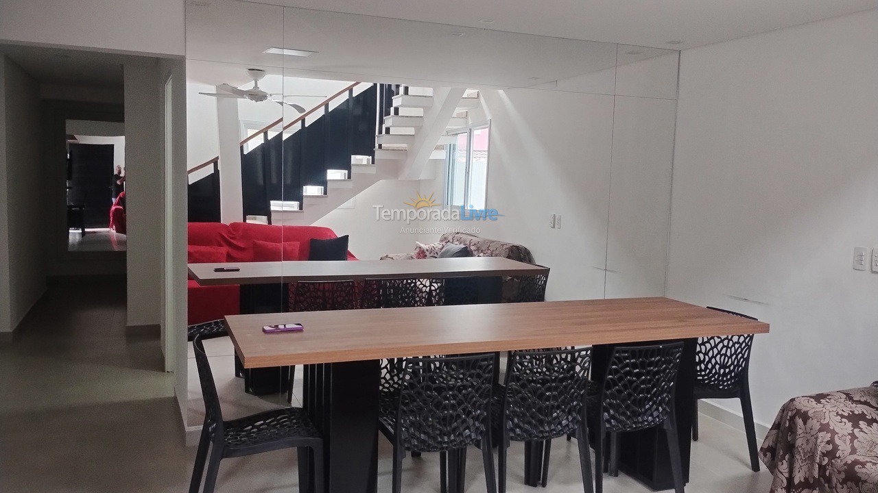 Casa para alquiler de vacaciones em Bertioga (Praia de Guaratuba)