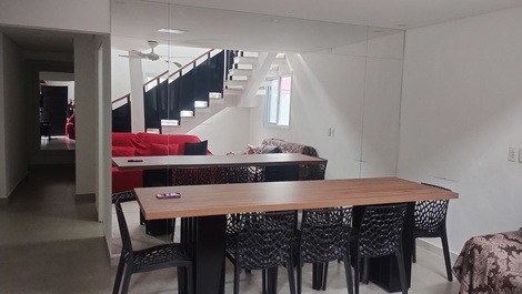 Casa espaciosa en la playa.