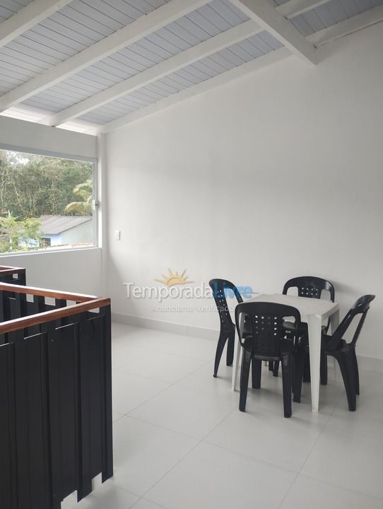 Casa para alquiler de vacaciones em Bertioga (Praia de Guaratuba)