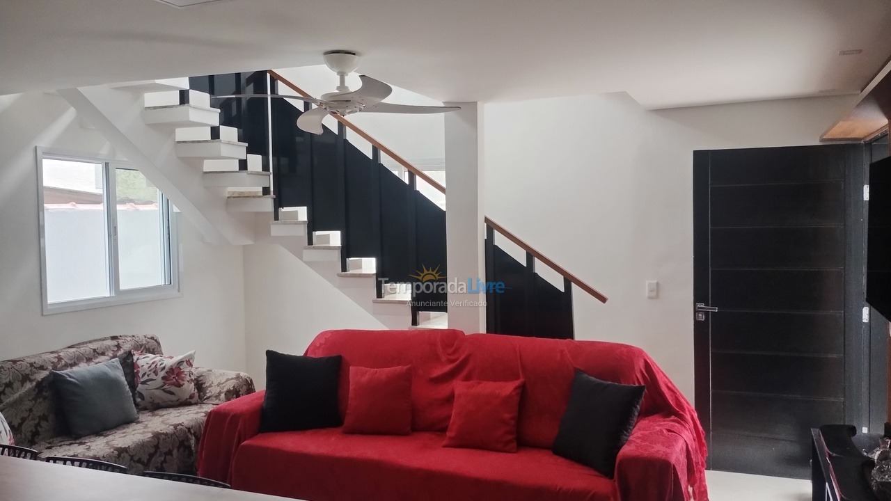 Casa para alquiler de vacaciones em Bertioga (Praia de Guaratuba)