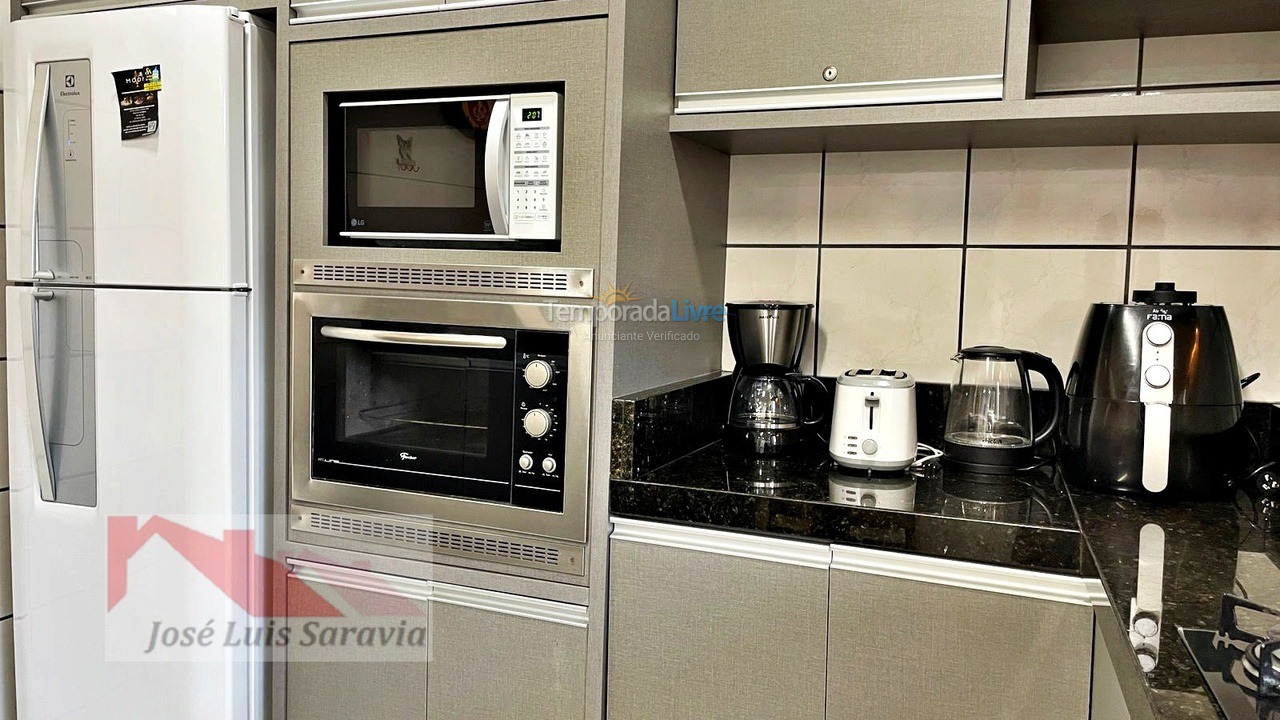 Apartamento para aluguel de temporada em Bombinhas (Praia de Bombas)
