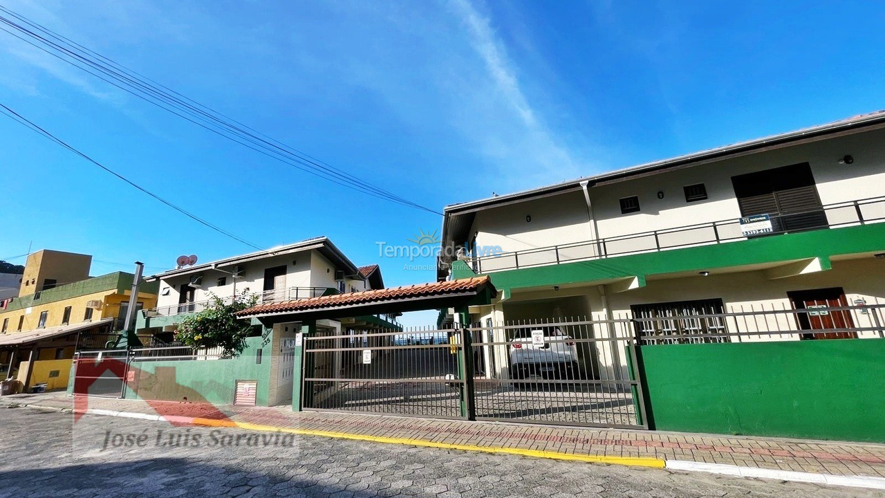 Apartamento para aluguel de temporada em Bombinhas (Praia de Bombas)