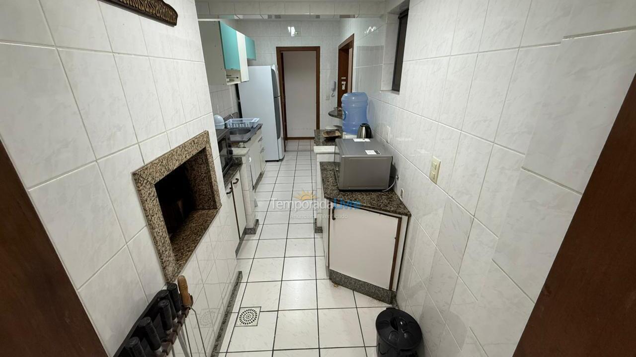 Apartamento para aluguel de temporada em Itapema (Meia Praia)