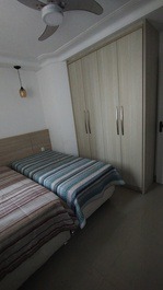 Beachfront apartment (literally on the sand). For vacation or work, just come.