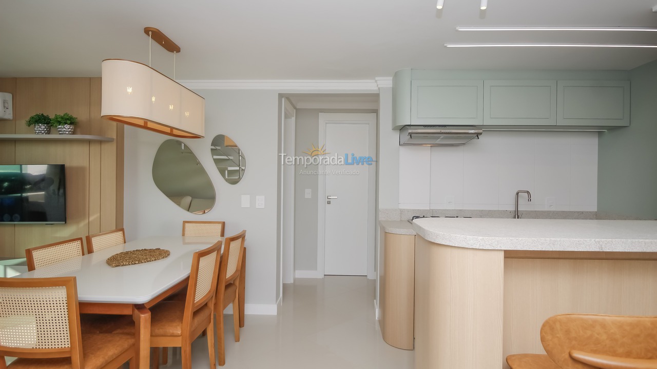 Apartamento para aluguel de temporada em Bombinhas (Canto Grande)