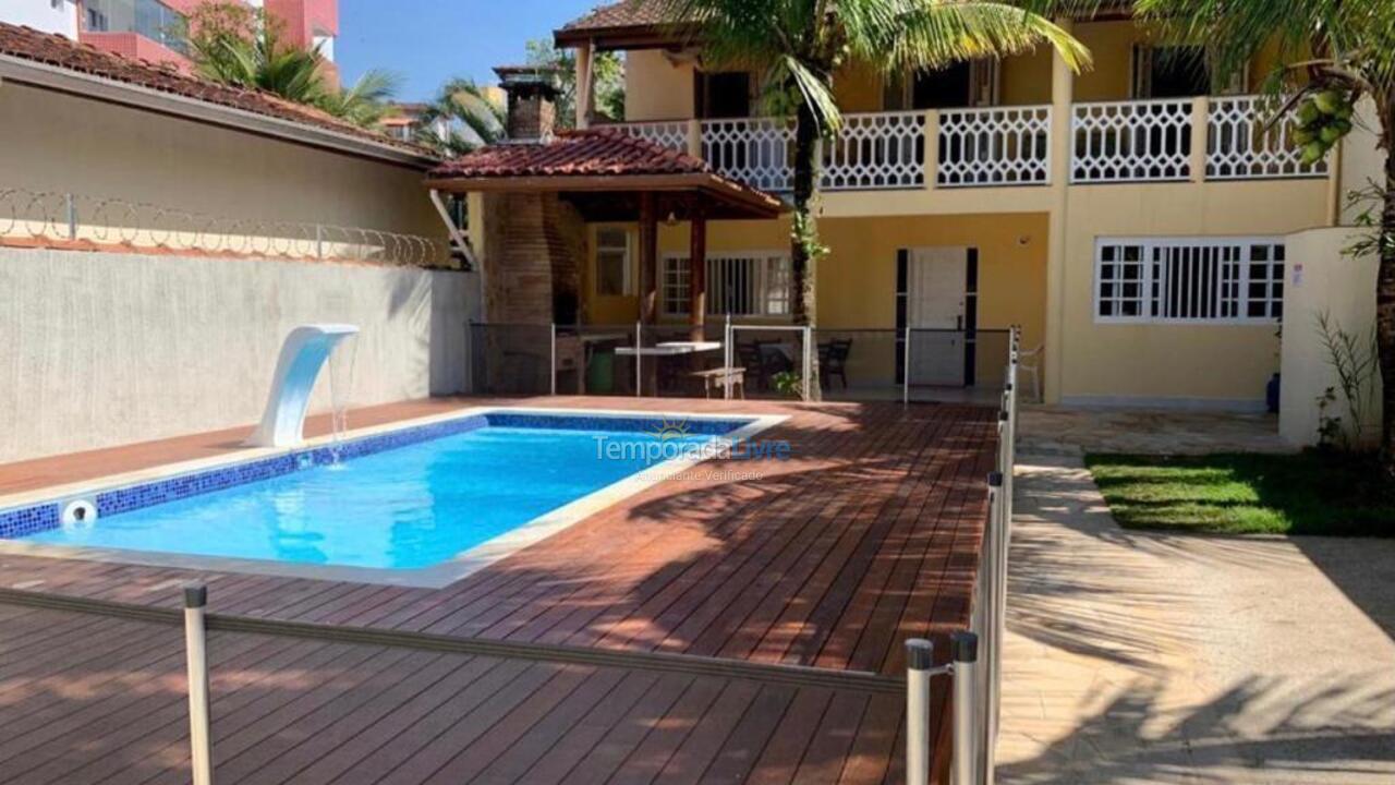 House for vacation rental in Ubatuba (Praia das Toninhas)