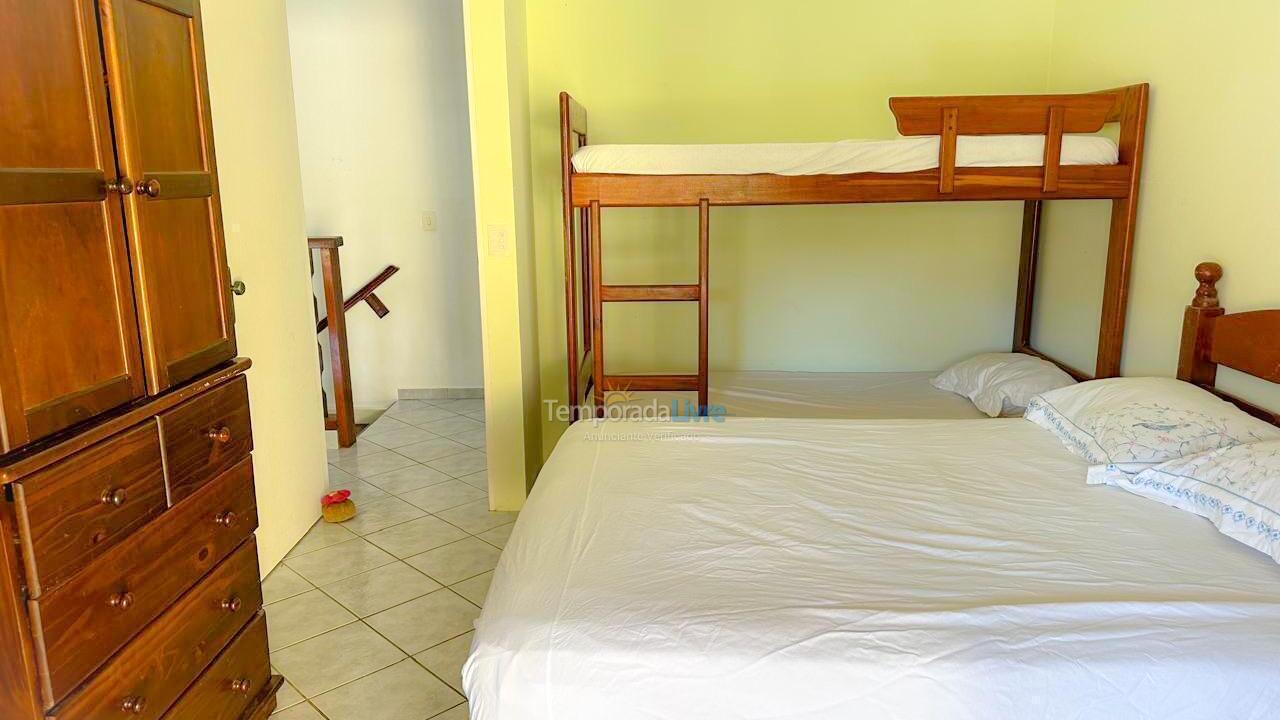 House for vacation rental in Ubatuba (Praia das Toninhas)