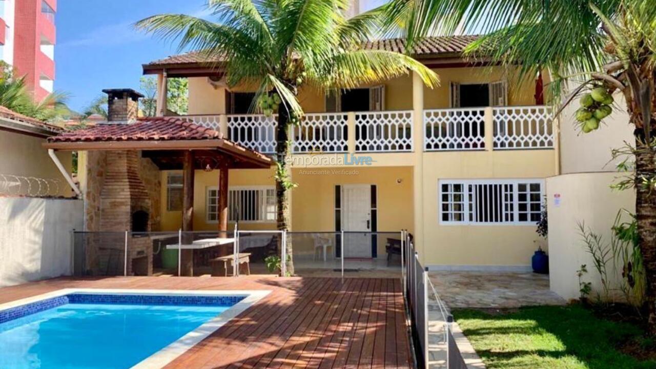 House for vacation rental in Ubatuba (Praia das Toninhas)