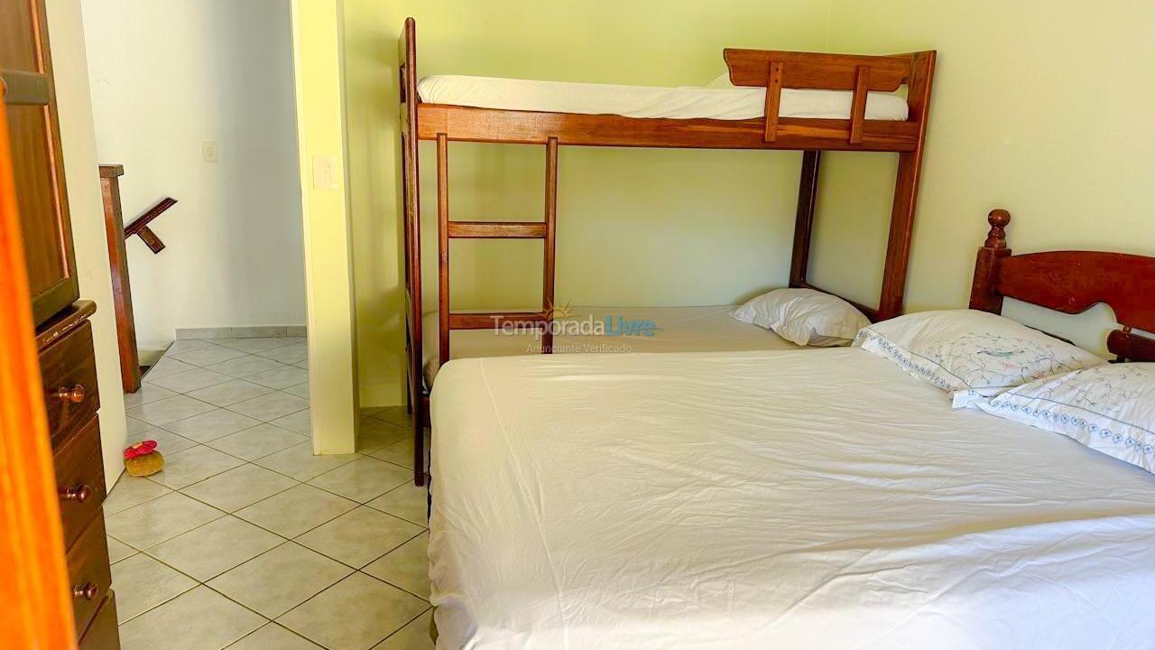 House for vacation rental in Ubatuba (Praia das Toninhas)