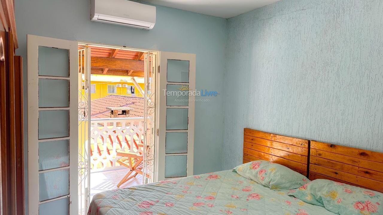 House for vacation rental in Ubatuba (Praia das Toninhas)