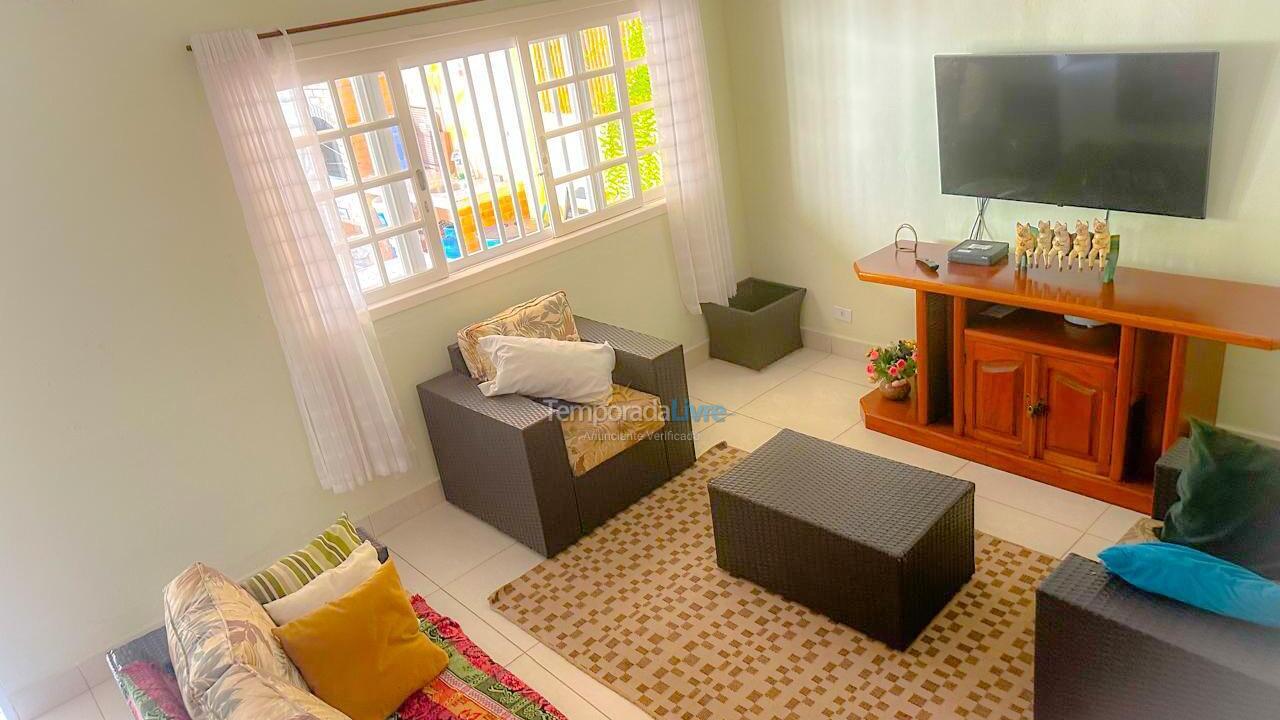 House for vacation rental in Ubatuba (Praia das Toninhas)