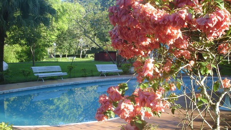 Piscina - outra vista