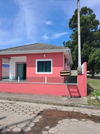 Casa en Condominio 3 Recámaras con aire, Peró - Cabo Frio - RJ