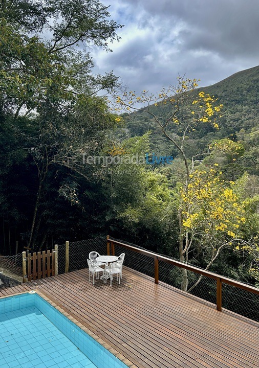 Chácara / sítio para aluguel de temporada em Teresópolis (Pessegueiros)