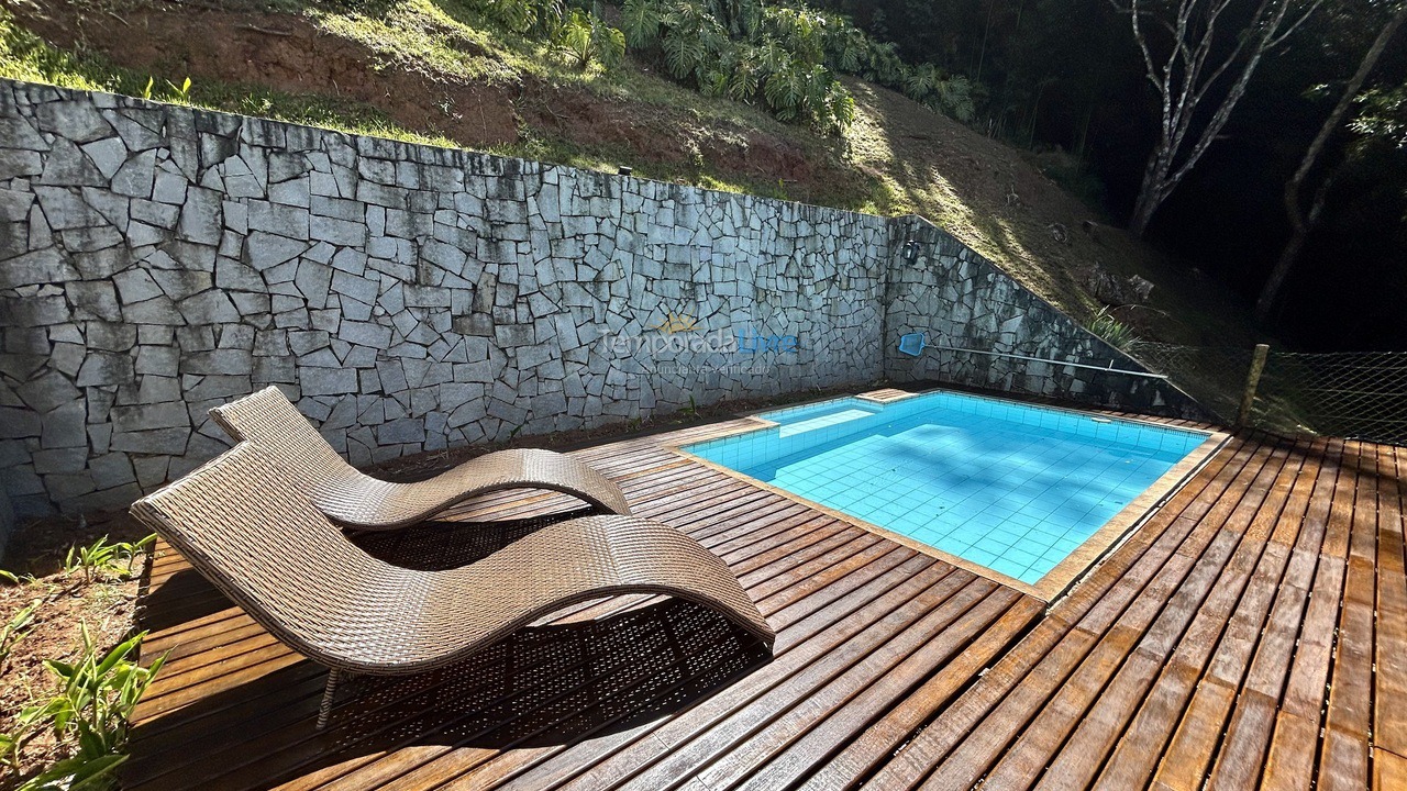 Chácara / sítio para aluguel de temporada em Teresópolis (Pessegueiros)