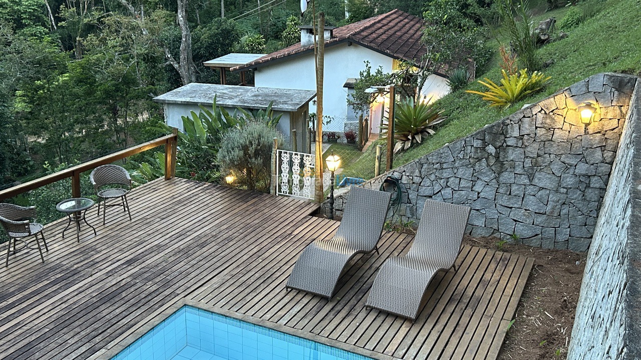 Chácara / sítio para aluguel de temporada em Teresópolis (Pessegueiros)