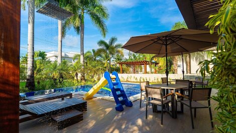 Modern House in a Gated Community - Guarajuba-BA