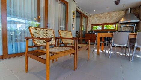 Modern House in a Gated Community - Guarajuba-BA