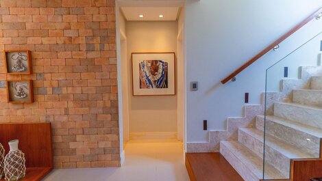 Modern House in a Gated Community - Guarajuba-BA