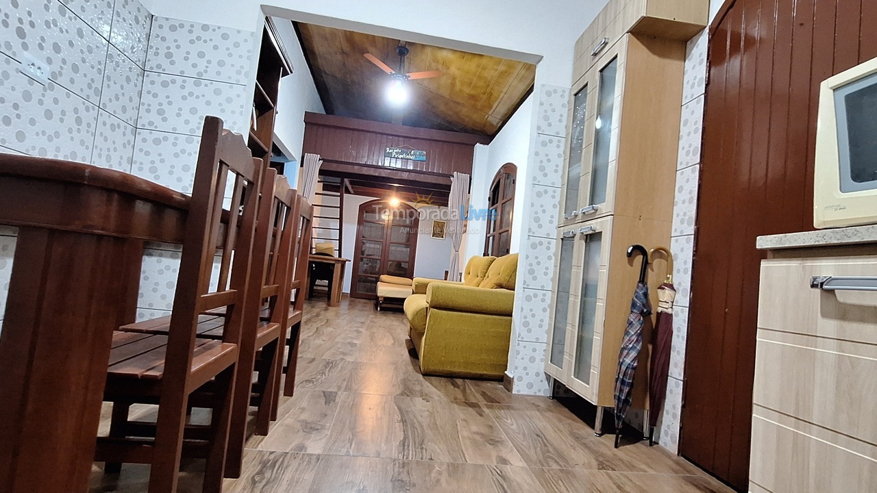 Casa para aluguel de temporada em São Sebastião (Boiçucanga)