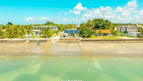 Beachfront house, right on the sand, PE