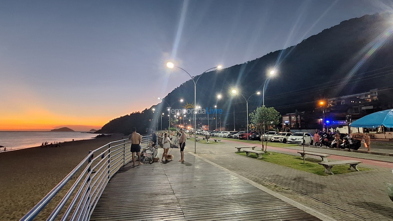 Casa para aluguel de temporada em São Sebastião (Boiçucanga)