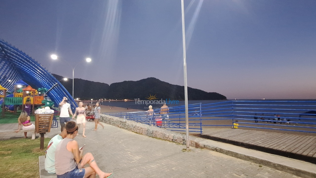 Casa para aluguel de temporada em São Sebastião (Boiçucanga)