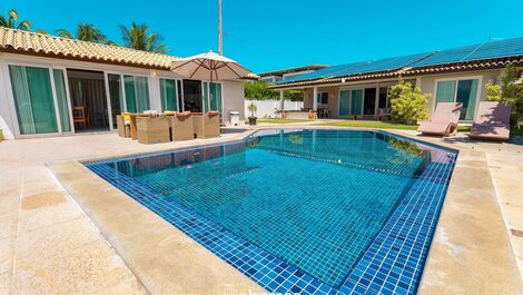 Beachfront house, right on the sand, PE