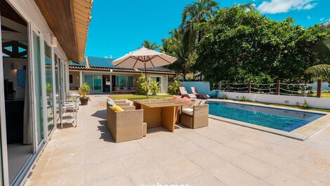 Beachfront house, right on the sand, PE