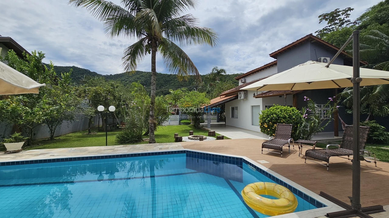 Casa para aluguel de temporada em Caraguatatuba (Praia da Mococa)
