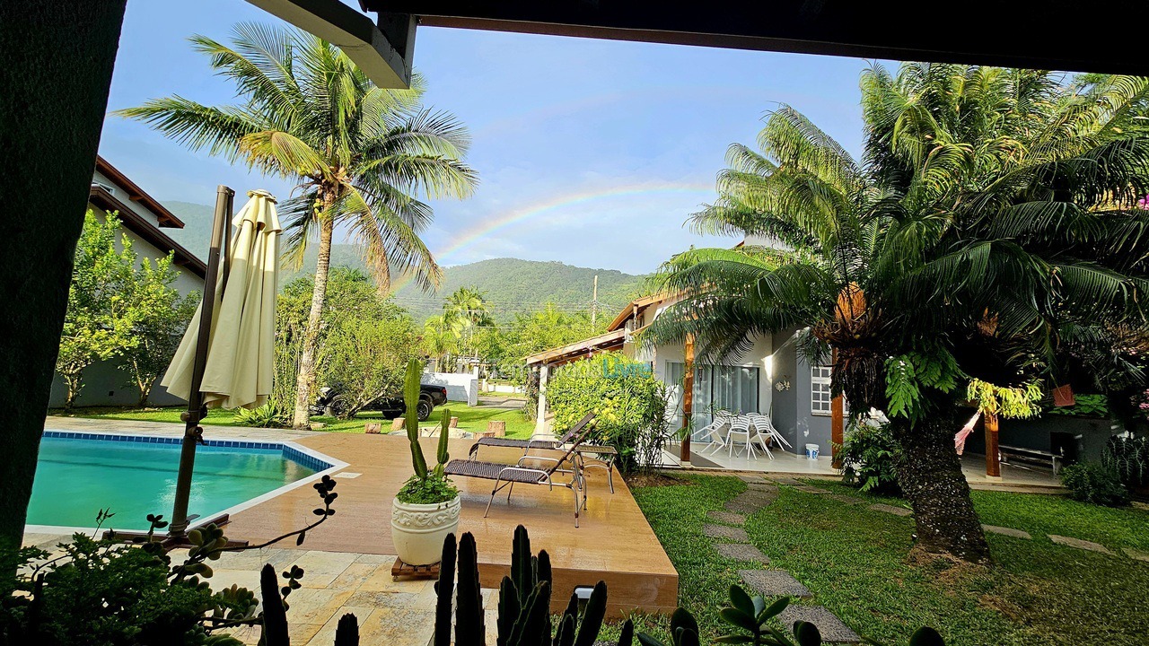 Casa para aluguel de temporada em Caraguatatuba (Praia da Mococa)