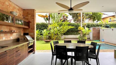 Exclusiva casa de playa en Baleia con 4 suites.