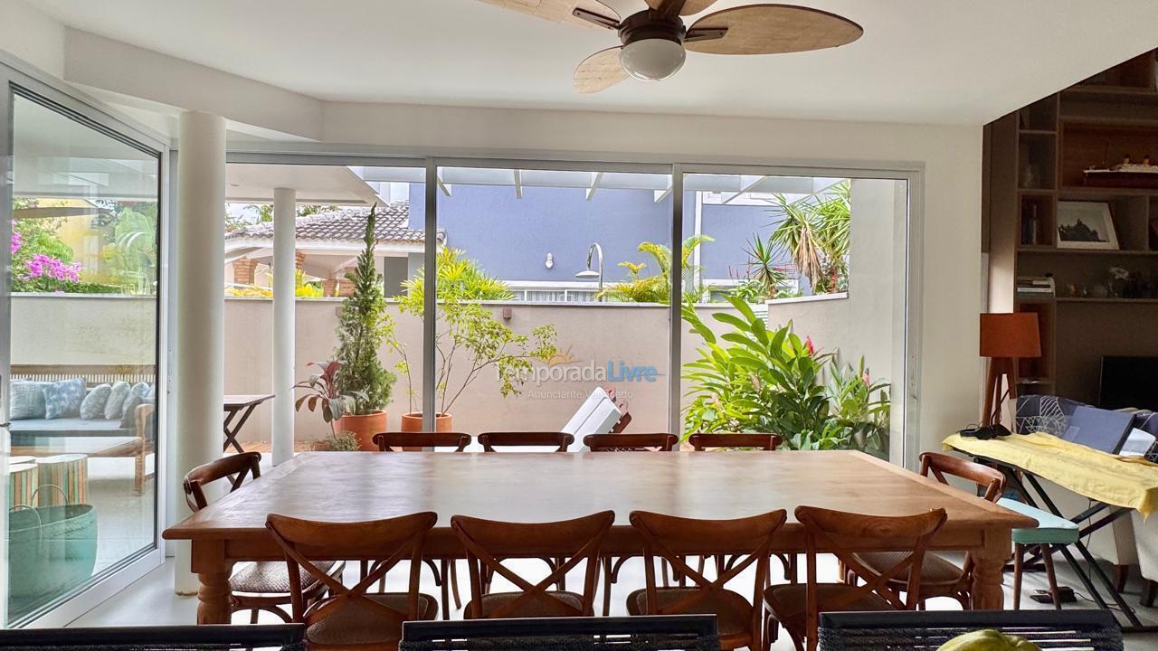 Casa para alquiler de vacaciones em São Sebastião (Praia da Baleia)