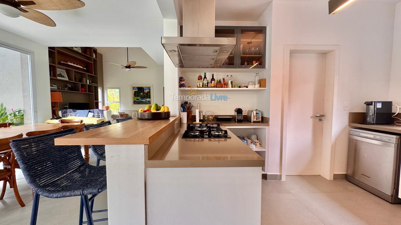 Casa para alquiler de vacaciones em São Sebastião (Praia da Baleia)