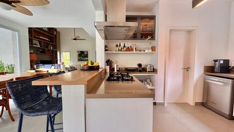 Exclusiva casa de playa en Baleia con 4 suites.