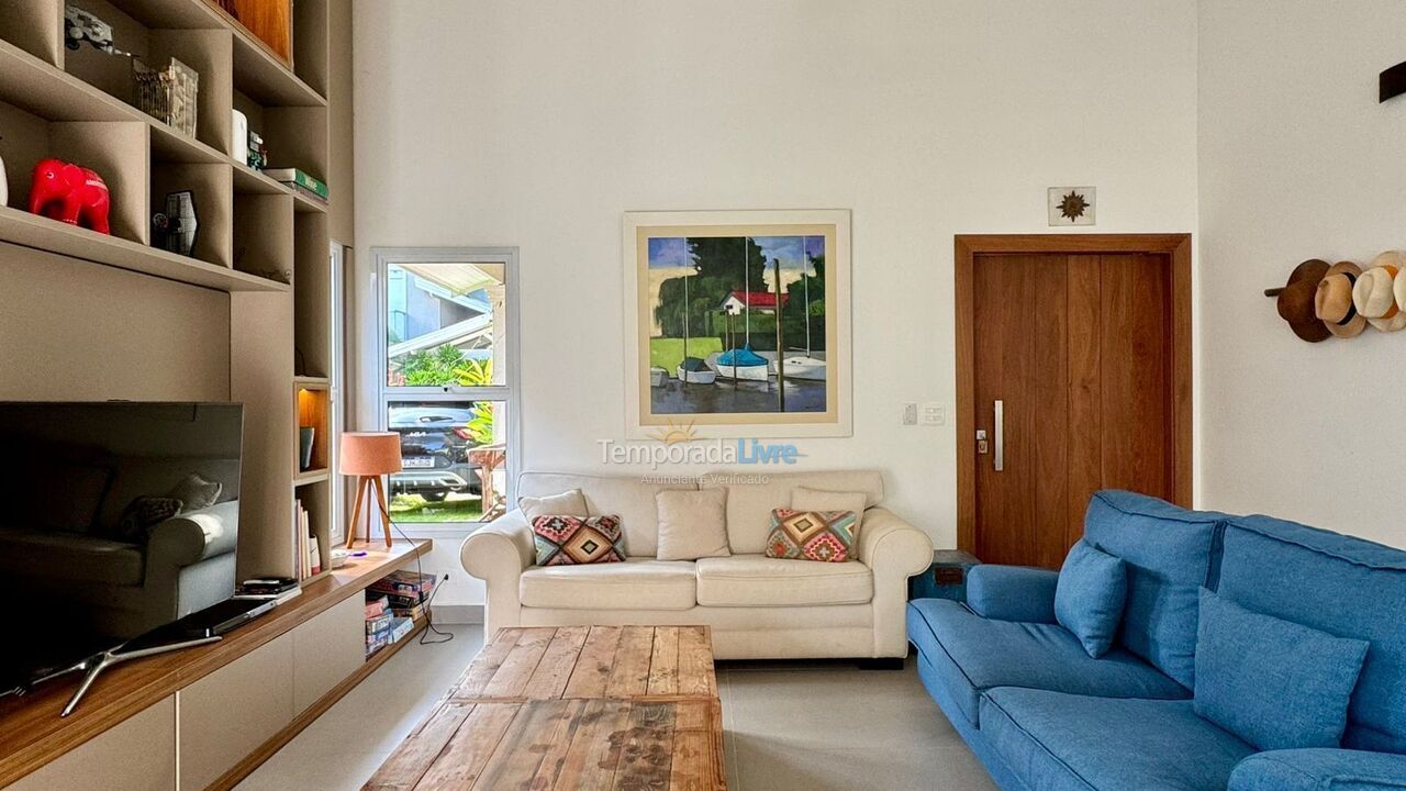 Casa para alquiler de vacaciones em São Sebastião (Praia da Baleia)