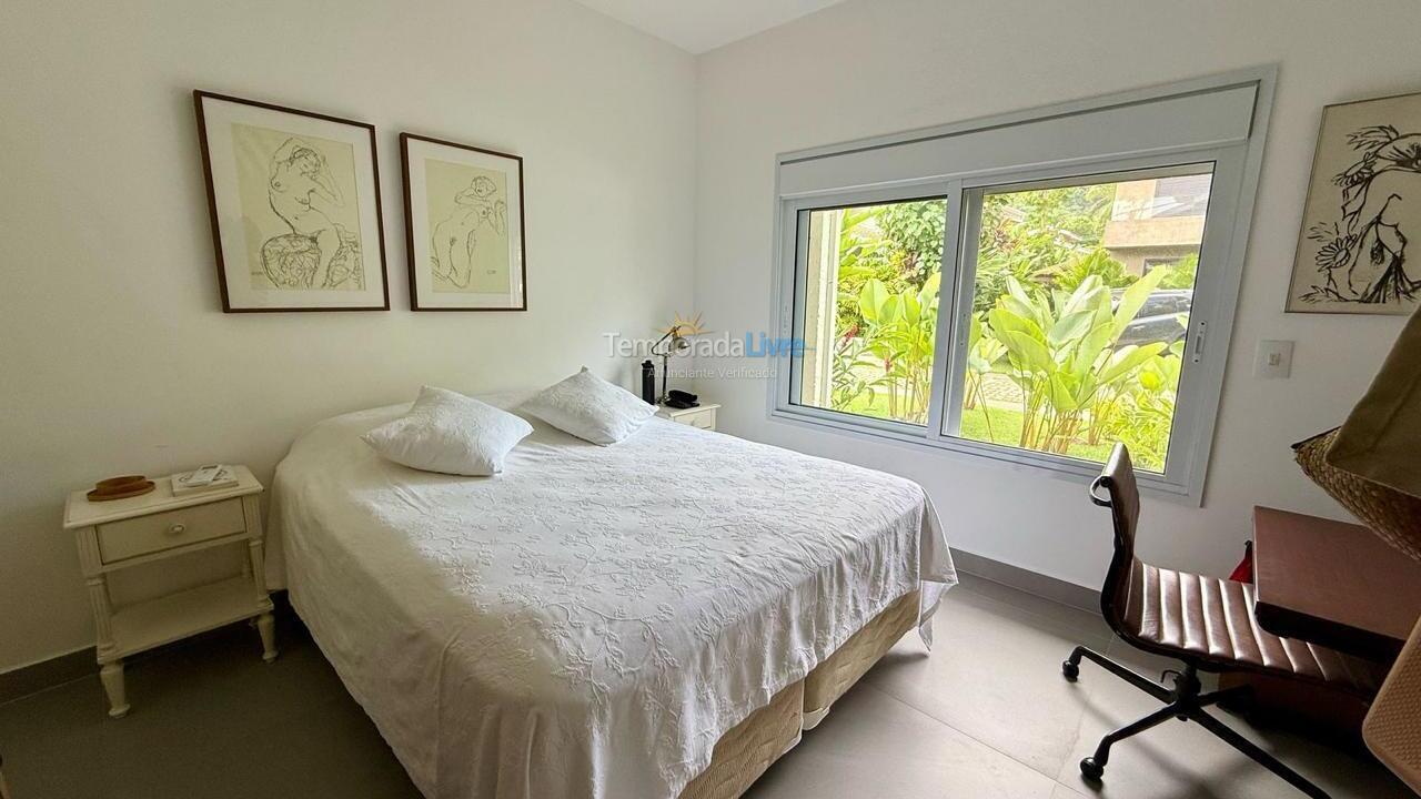 Casa para alquiler de vacaciones em São Sebastião (Praia da Baleia)