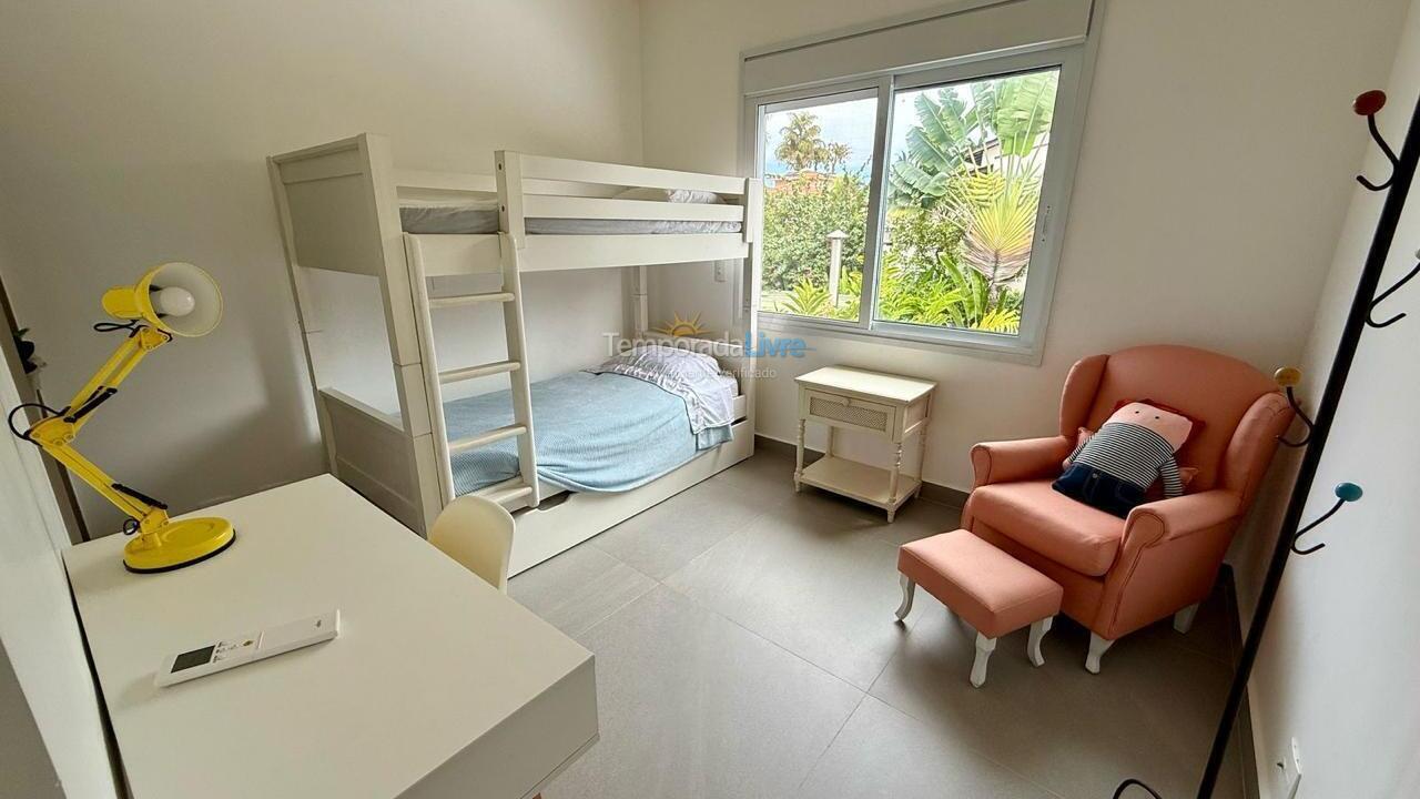 Casa para alquiler de vacaciones em São Sebastião (Praia da Baleia)