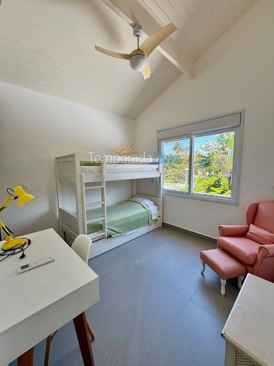 Casa para alquiler de vacaciones em São Sebastião (Praia da Baleia)