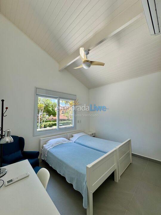 Casa para alquiler de vacaciones em São Sebastião (Praia da Baleia)
