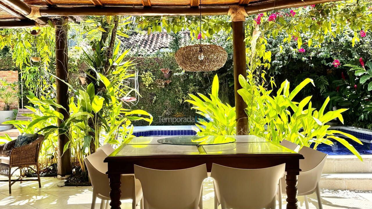 Casa para aluguel de temporada em São Sebastião (Praia da Baleia)