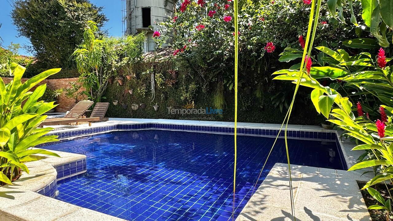 Casa para aluguel de temporada em São Sebastião (Praia da Baleia)