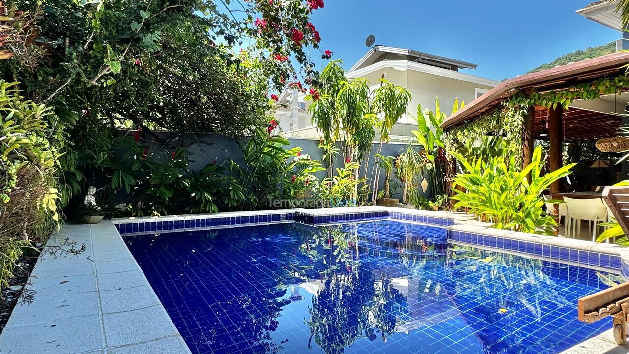 Casa para aluguel de temporada em São Sebastião (Praia da Baleia)