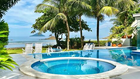 Casa justo en la arena en la playa de Juquehy.