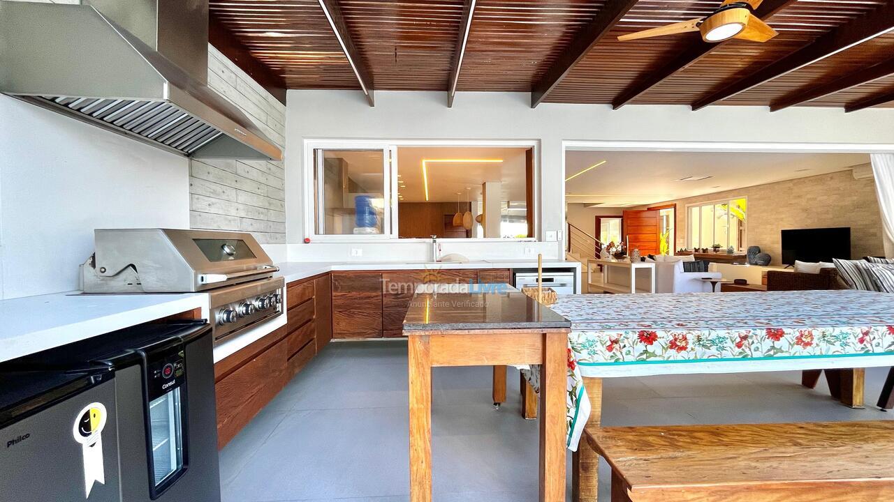 Casa para alquiler de vacaciones em São Sebastião (Praia da Baleia)