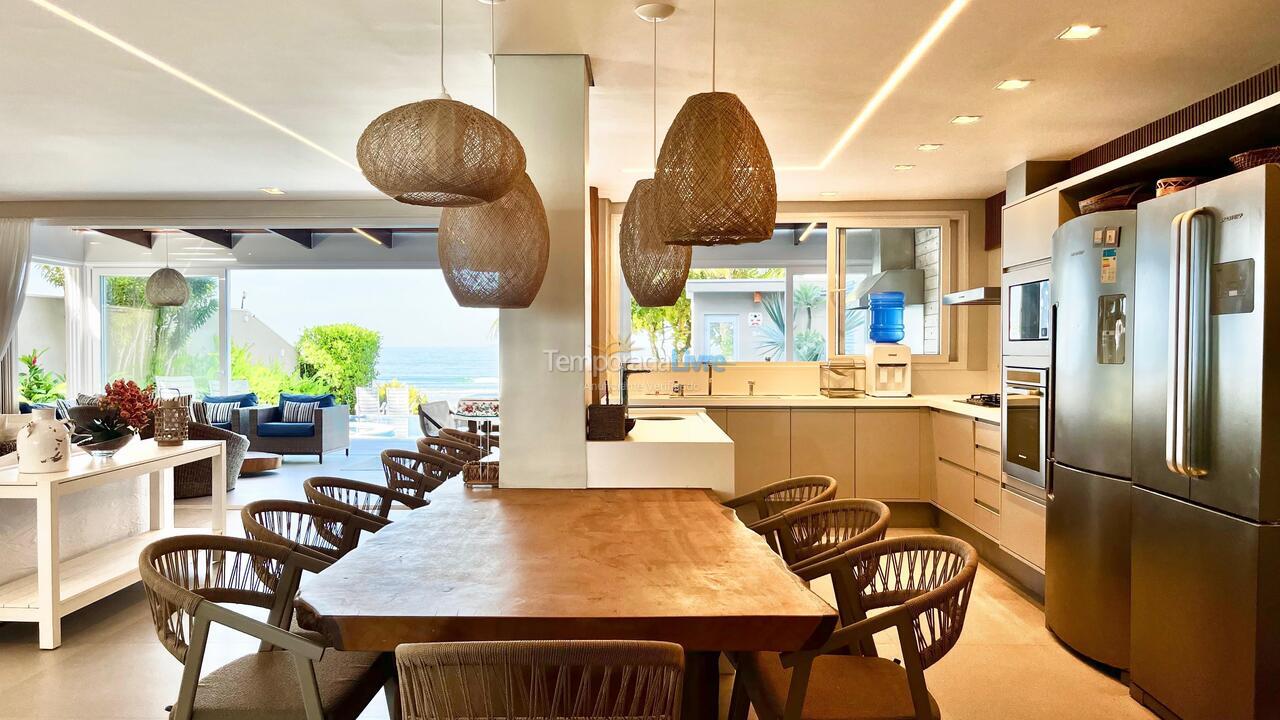 Casa para alquiler de vacaciones em São Sebastião (Praia da Baleia)