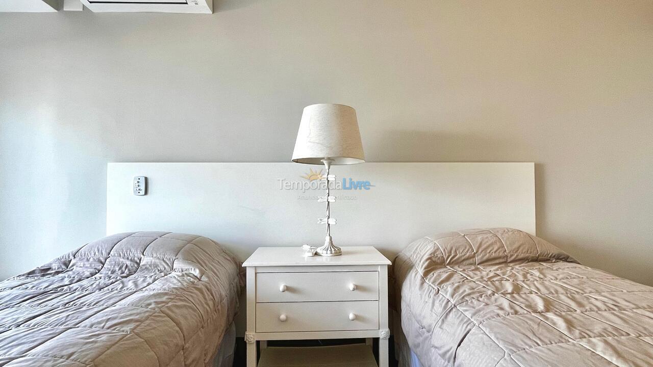 Casa para alquiler de vacaciones em São Sebastião (Praia da Baleia)