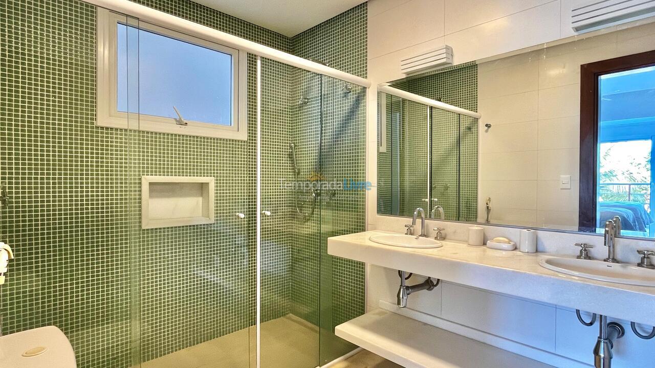 Casa para alquiler de vacaciones em São Sebastião (Praia da Baleia)