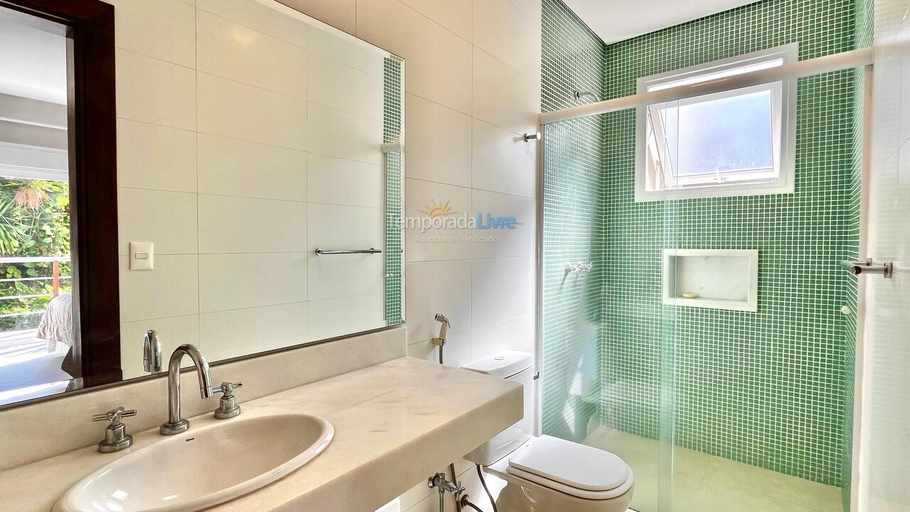 Casa para alquiler de vacaciones em São Sebastião (Praia da Baleia)