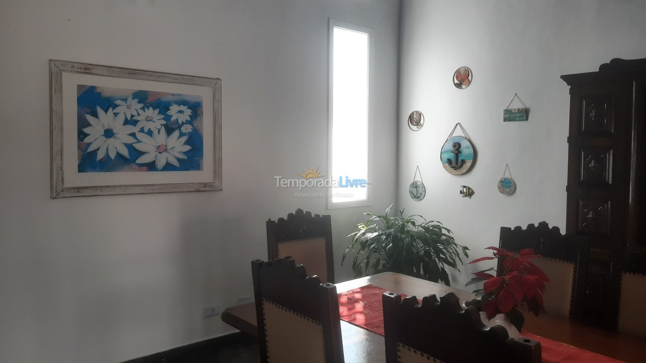 Casa para alquiler de vacaciones em Peruíbe (Jardim Ribamar)